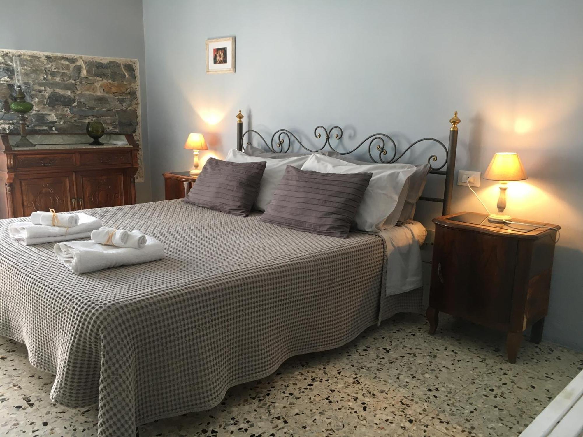 La Casa Di Chicca & Paolo Villa La Spezia Room photo